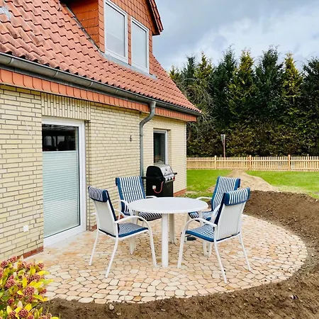Haus Dorothea - Fuer Vier Mit Garten Apartmán